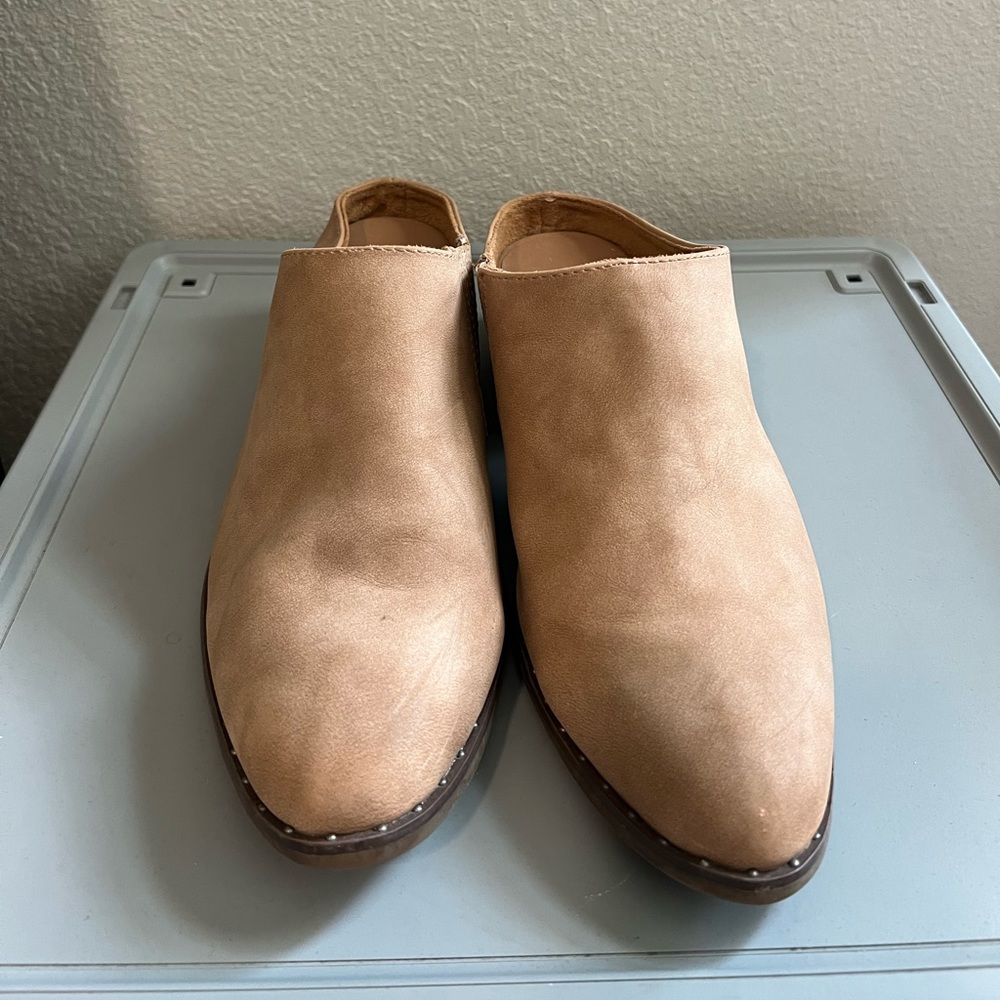 American Eagle Tan Mule Clog